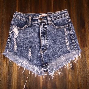 Distressed high waisted jean shorts!